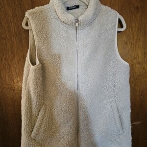 Women's Lomon Cozy Fleece Vest in Cream
